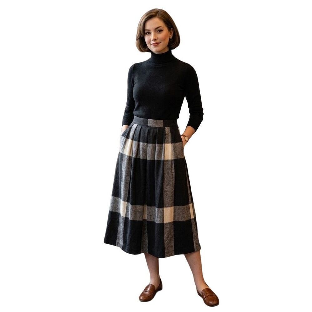 Vintage Glenora size 9 wool plaid pleated Union tag skirt. Runs small